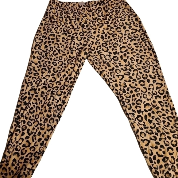 𝅺secret Treasures | Cheetah Print Leggings - Picture 11 of 12